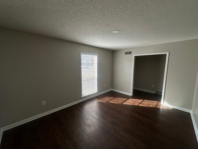 Foto del edificio - 6150 Afternoon Ln