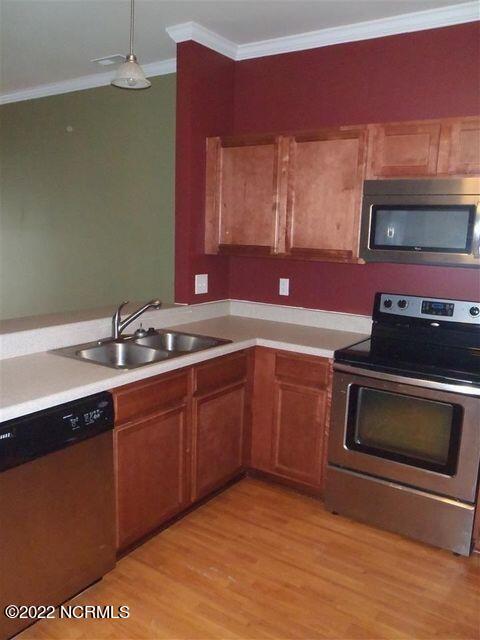 Foto del edificio - 404 Glenhaven Ln