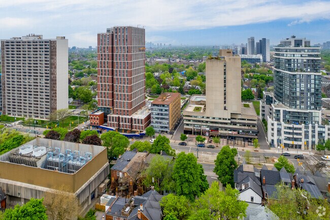 Vue à vol d'oiseau - 710 Spadina Av