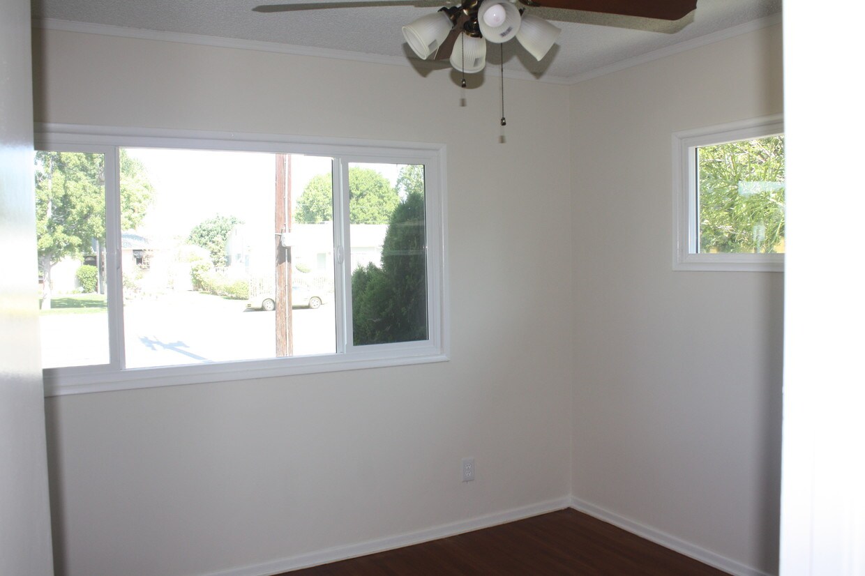 Foto principal - 5727 Case Ave