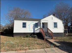 Building Photo - 696 Saxon Ave