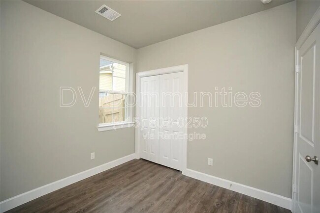 Foto del edificio - "Charming 3-Bedroom Home in Rosenberg with 2 Full Baths and 1,400 Sq Ft of Comfortable Living Spa...
