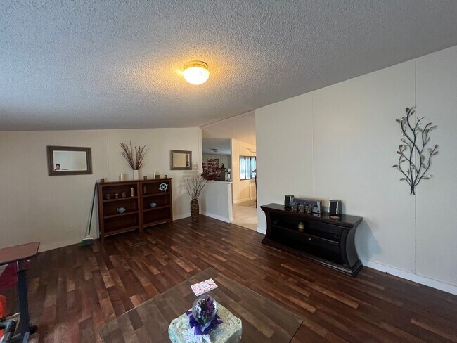 Foto del edificio - AVAILABLE MID-MARCH 2026! (Pet Friendly)