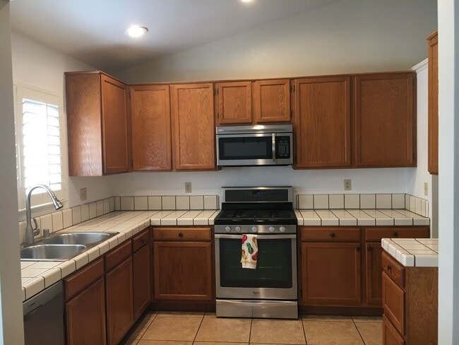 Building Photo - 412 Coralwood Rd