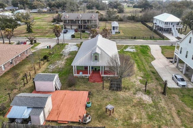 Foto del edificio - 426 Russell Ave