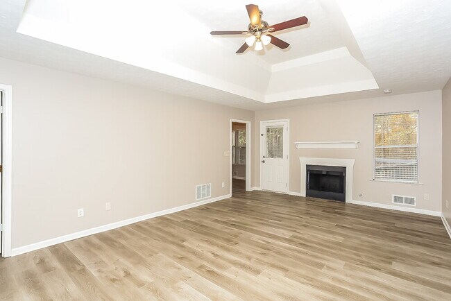 Building Photo - 480 Willow Ln