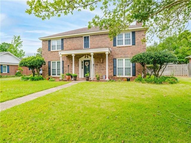 Primary Photo - 1424 Regency Oaks Dr W