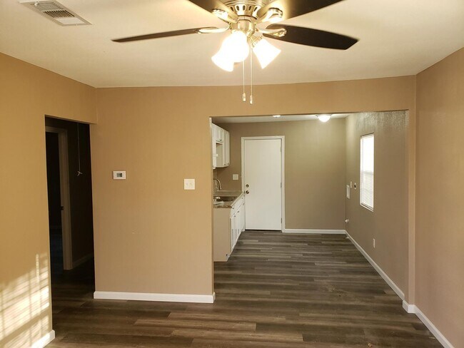 Foto del edificio - Newly Remodeled 2 bed, 1 bath
