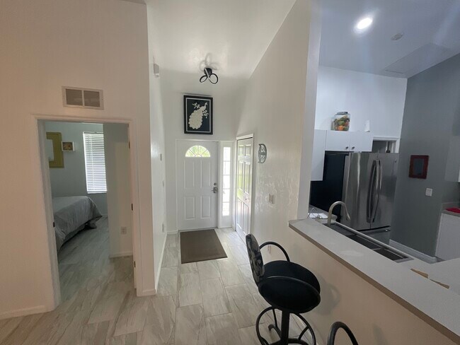 Building Photo - 929 Bolivia Dr