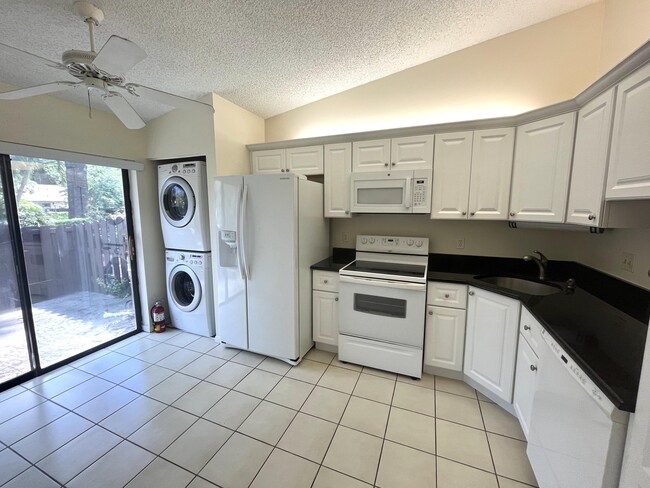 Building Photo - 4928 Sable Pine Cir