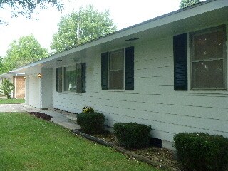 Building Photo - 309 E Lewis St