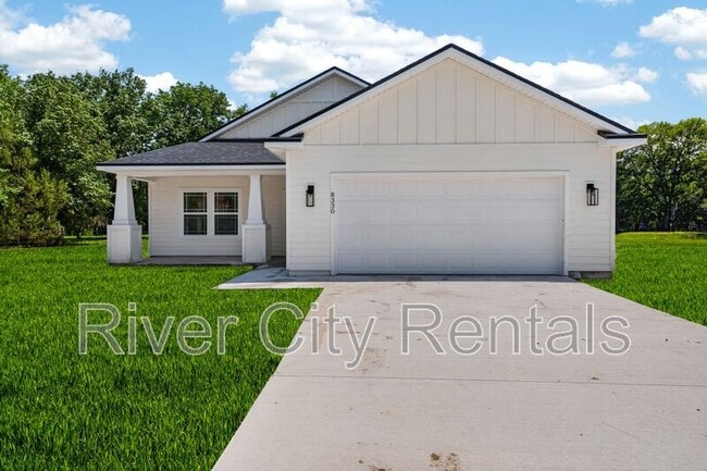 Building Photo - 9281 Dolphin St