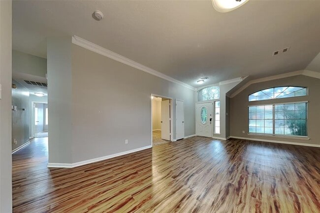 Building Photo - 7323 Red River Dr