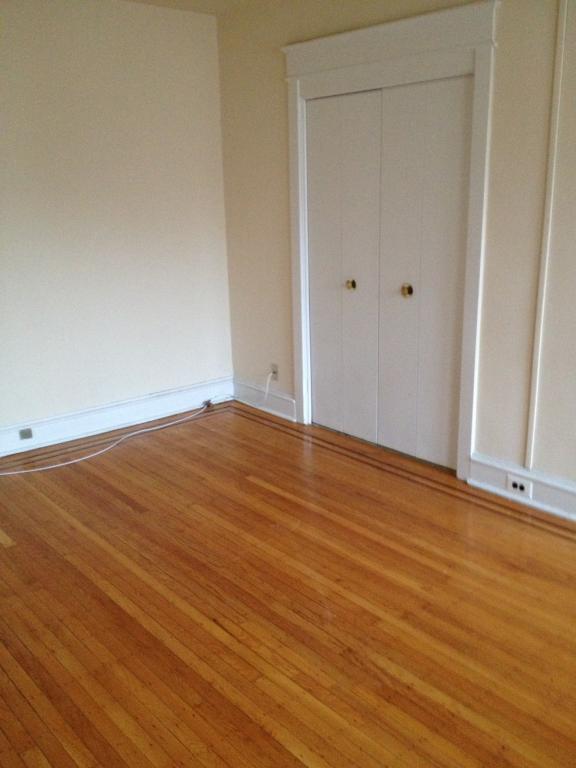 Building Photo - 144 W Allens Ln