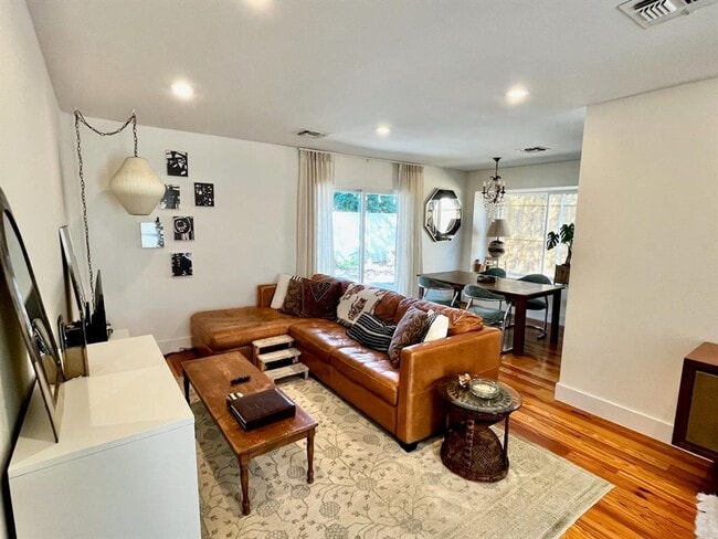 Foto del edificio - 4504 W Village Ct