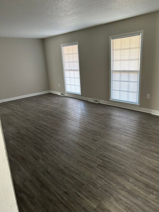 Building Photo - Newly Upgraded 3BR/2BA Home for Rent