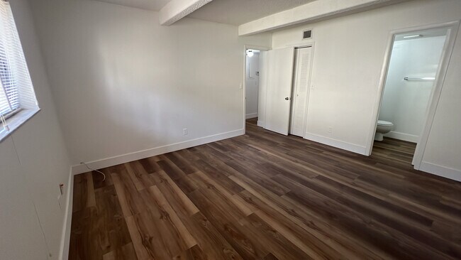 Foto del edificio - 1045 S Flagler Ave