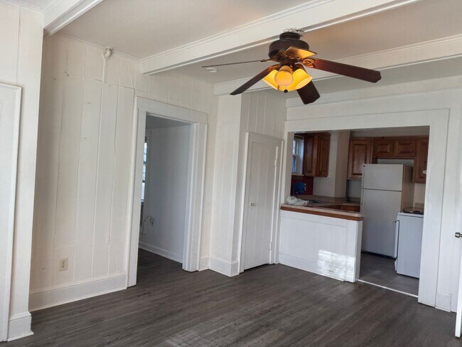 Building Photo - 9421 Peachtree St