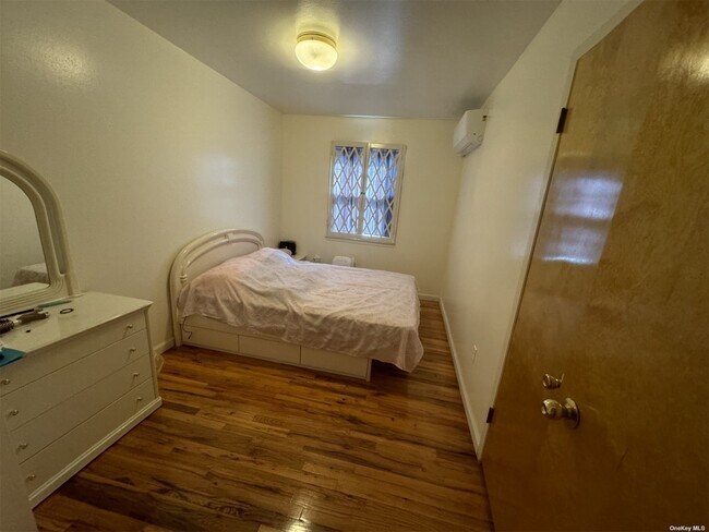 Foto del edificio - 224-23 57th Ave.