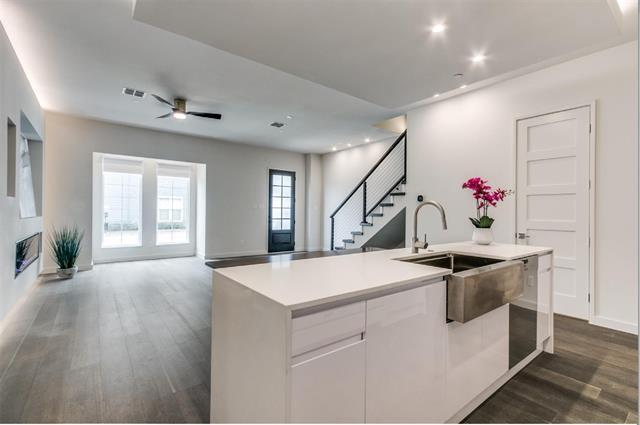 Building Photo - 256 Crockett St