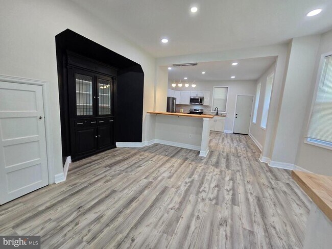 Foto del edificio - 5052 N Warnock St