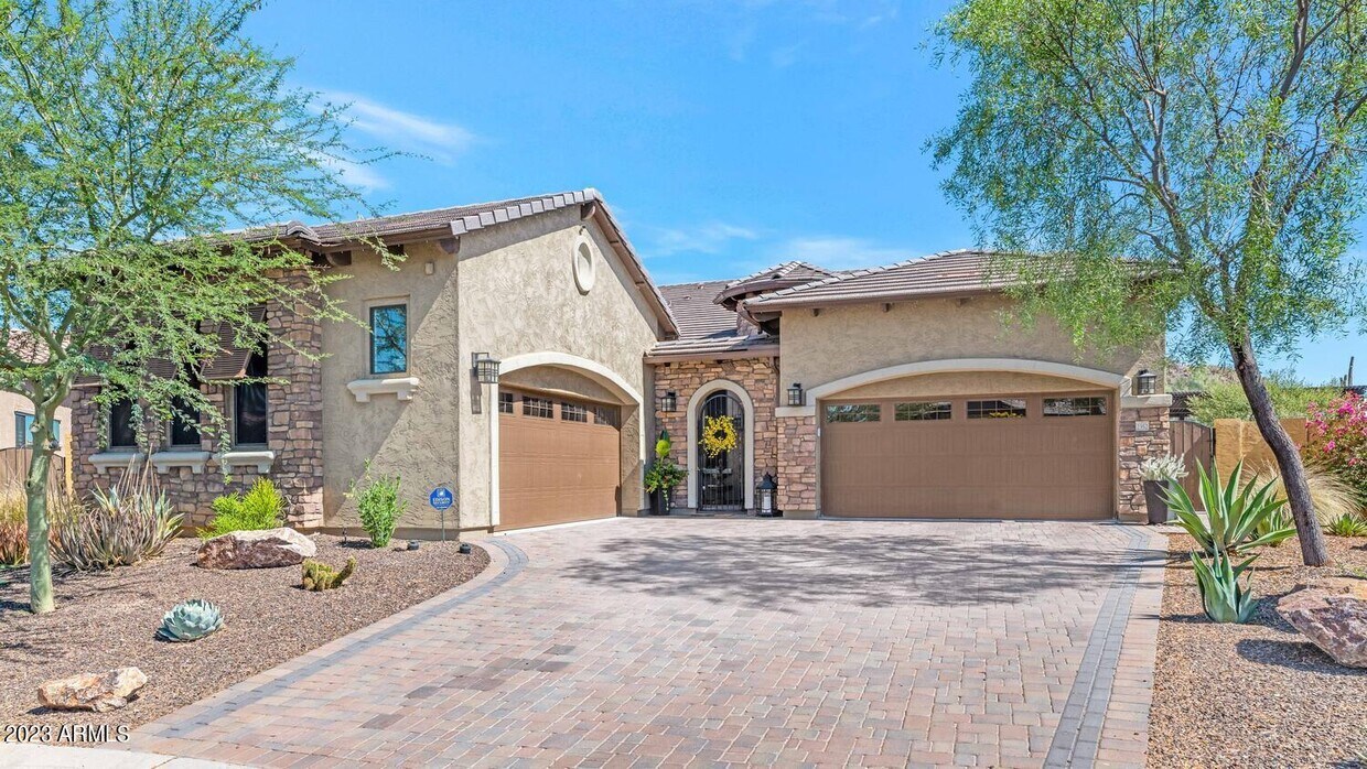 Primary Photo - 2352 N Estates Cir