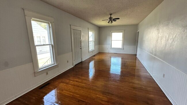 Foto del edificio - 1417 Prairie St