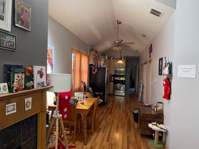 Foto del edificio - 1444 W Walton St