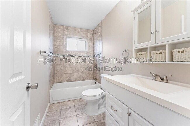 Foto del edificio - 16268 Lauren St