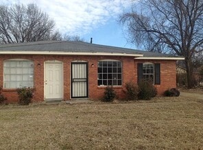 Building Photo - 3452 Austinwood Dr