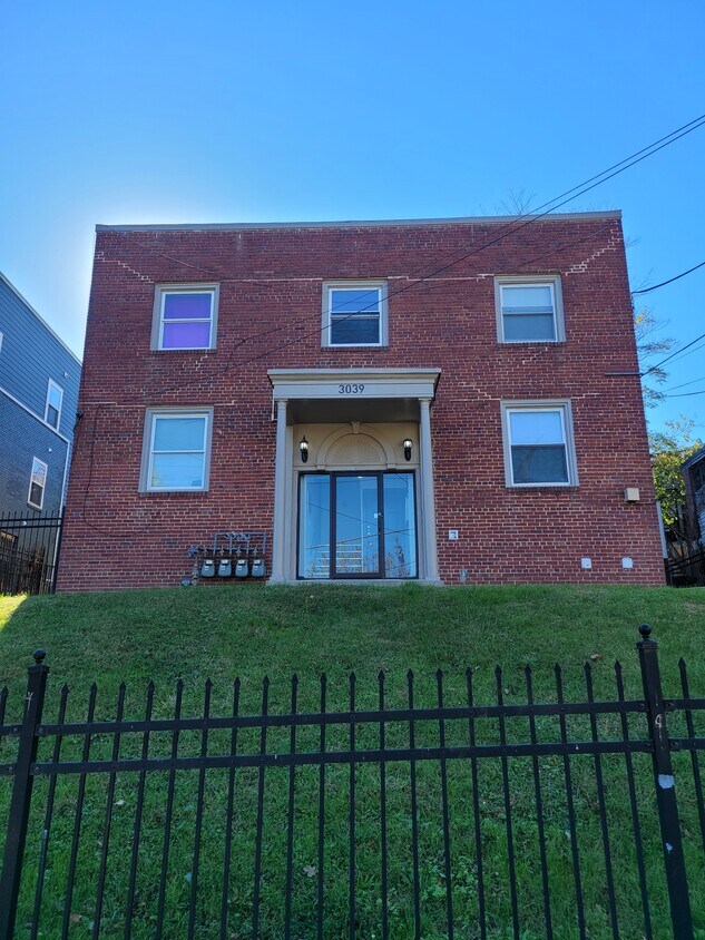 Frente del edificio - 3039 30th St SE