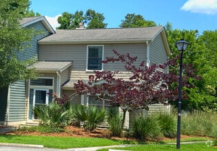 Building Photo - 1809 Parc Vue