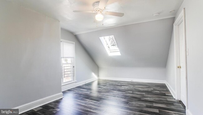 Building Photo - 21 N Lenola Rd