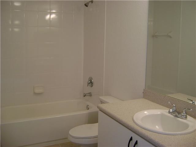 Building Photo - 3518  Cypress Trail 202