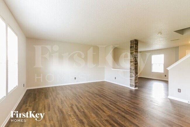 Foto del edificio - 8440 Wanda Lake Dr