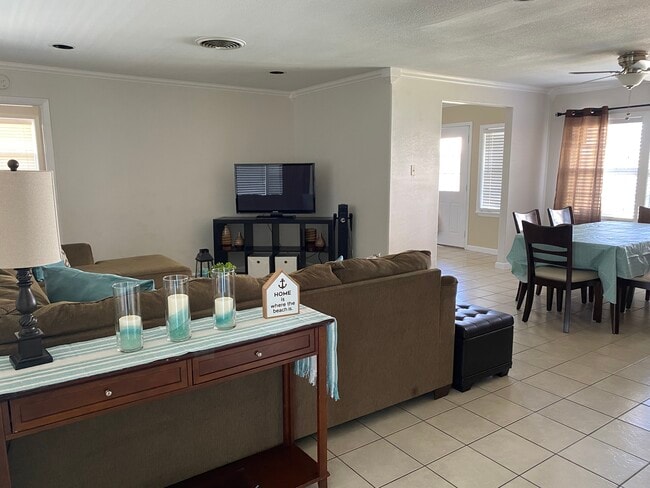Entrance - 1824 Bayou Shore Dr