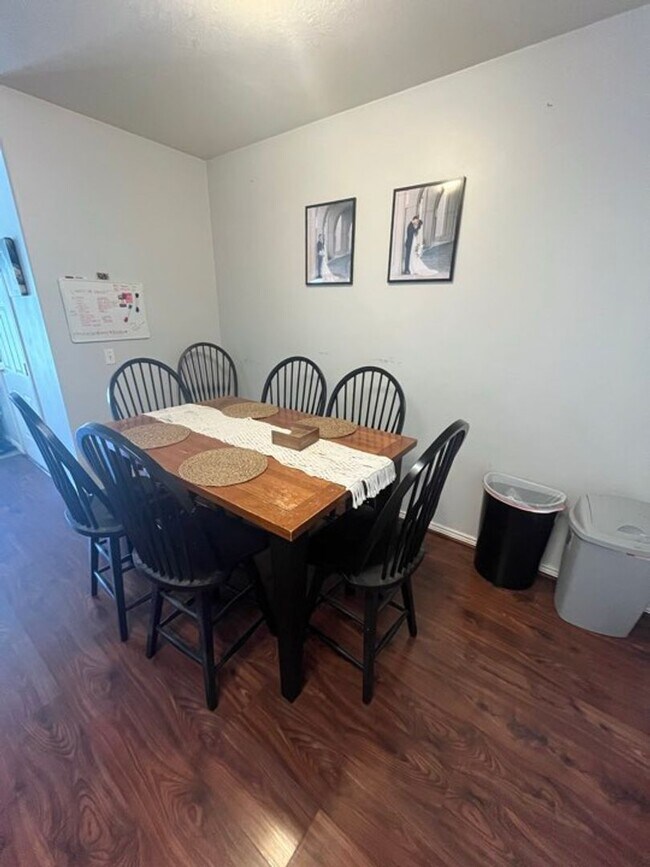 Foto del edificio - Bedroom Available in Provo