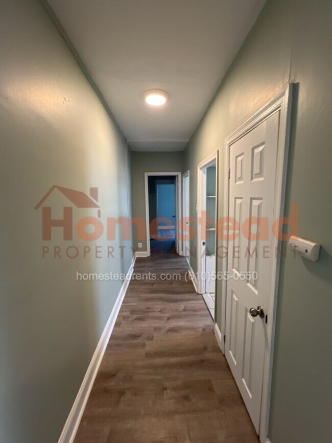 Building Photo - 107 S 6th St