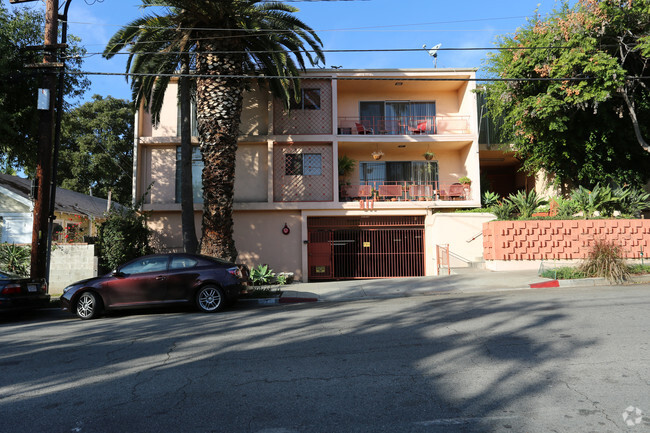 Primary Photo - Larrabee Apartments