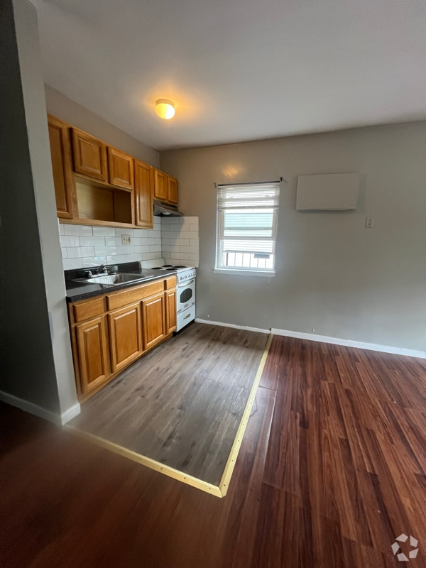 Building Photo - 47 Lenox Ave