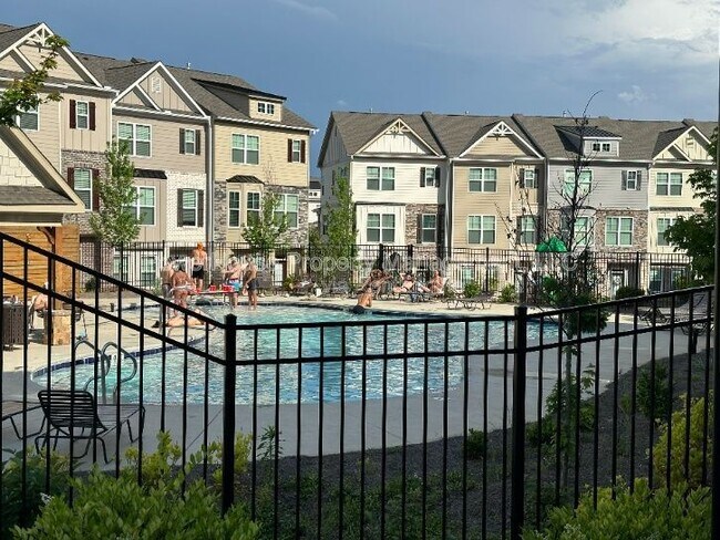 Foto del edificio - 1735 Prelude Pointe