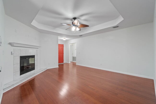 Building Photo - 911 Lauderhill Ln