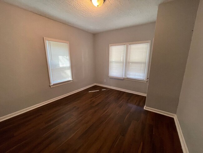 Foto del edificio - Charming 3 bedroom 2-Bath Bungalow-West Jacksonville 32254!