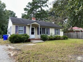 Building Photo - 2608 Jackson Dr