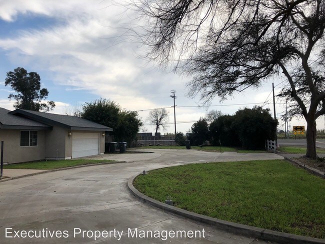 Building Photo - 3 br, 2 bath House - 1026 N Buhach Road