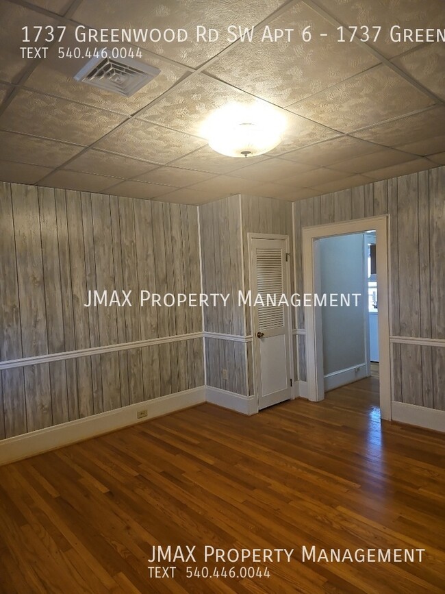 Building Photo - This property has a no security deposit op...