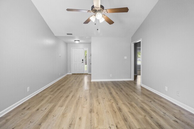 Building Photo - 1644 Cedar Springs Cir