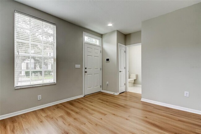 Foto del edificio - 10012 Tate Ln