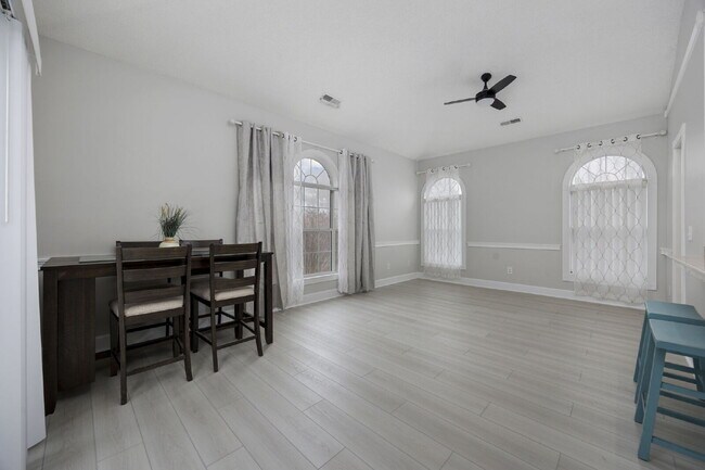Foto del edificio - 1 Bedroom Condo in Myrtle Beach with Elevator