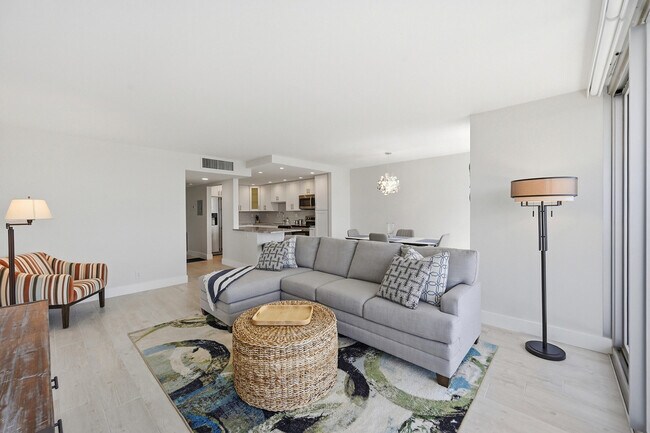 Foto del edificio - 531 N Ocean Blvd